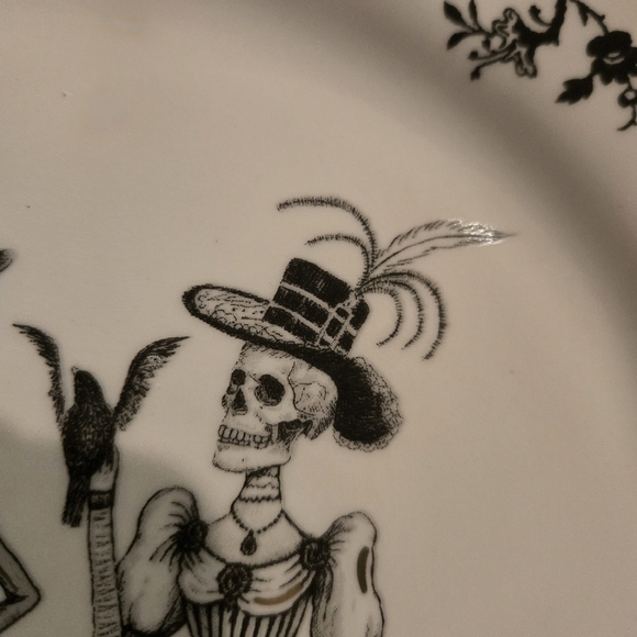 Potter's Studio Halloween VICTORIAN SKELETON (4-PC) Dinner Plates~ Scalloped/New - Picture 3 of 9